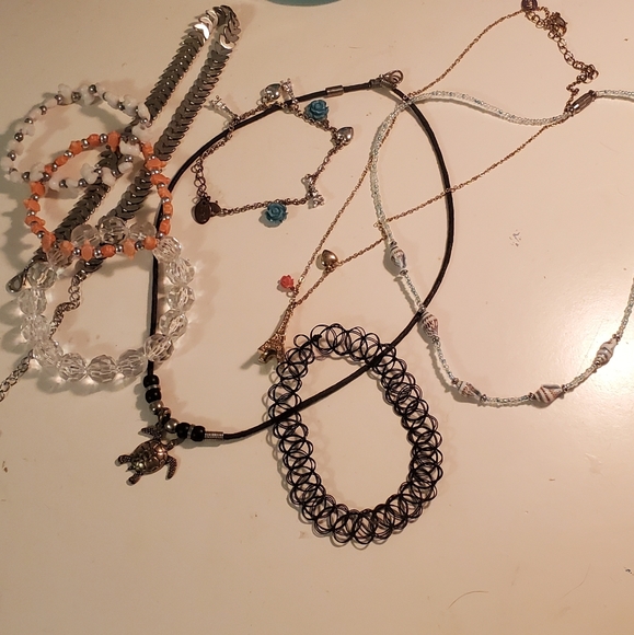 Necklace/choker/bracelet pack!! - Picture 1 of 9